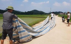 Vụ rác chất đống ở Hà Nội: Dân dỡ lều bạt chặn xe rác