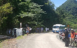 Xe chở khách du lịch lao xuống vực ở Quảng Bình, ít nhất 8 người chết