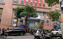 Vụ cướp ngân hàng tại Hà Nội: 2 tên cướp ném lựu đạn, rơi tiền trên đường chạy trốn