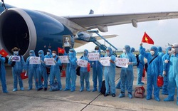 Chuyến bay chở hơn 219 người Việt từ Guinea Xích Đạo: Tiếp viên trưởng kể về 30 giờ căng thẳng, nghẹt thở