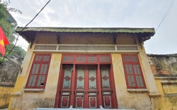 "Đột nhập" ngôi nhà “đỏ rực” nổi tiếng nhất nhì làng cổ Cự Đà