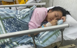 Lộ ảnh Phi Thanh Vân phờ phạc trên giường bệnh vì kiệt sức, dân mạng hoang mang