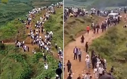 Hàng nghìn người dân Trung Quốc đổ lên núi vì tiếng động lạ được cho là tiếng....rồng gầm rú