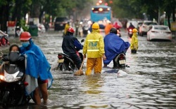 Đến hẹn lại... lụt, lãnh đạo Công ty Thoát nước Hà Nội phân trần 