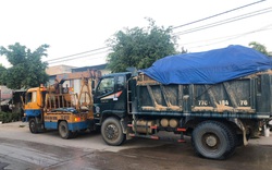Lái xe chở cát “vượt quá thành thùng” bất ngờ bỏ đi, CSGT Bình Định dùng biện pháp “nóng”