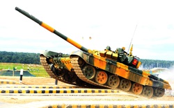 Hình ảnh xe tăng Việt Nam hùng dũng thi đấu ở trận 2 Tank Biathlon - Army Games 2020