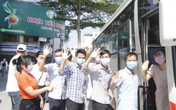 Đà Nẵng đưa 62 y, bác sĩ thuộc đoàn hỗ trợ của tỉnh Bình Định, Thừa Thiên – Huế rời thành phố