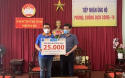 First News và các doanh nghiệp tặng 25.000 khẩu trang vải và sách cho người dân Đà Nẵng