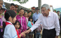 Nguyên Tổng Bí thư Lê Khả Phiêu được coi là ân nhân của hai ngôi làng ở miền Trung