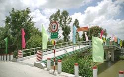 Grab và Quỹ Bảo trợ trẻ em Việt Nam chung tay xây cầu kênh Phụng Thớt  