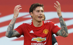 "Sao quả tạ" Victor Lindelof khiến M.U điêu đứng ra sao?