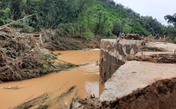 Ảnh hưởng bão số 5: Gãy cầu Achiing-Zrượt, hàng trăm hộ dân bị cô lập, thiệt hại hơn 173 tỷ đồng