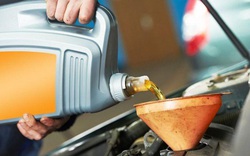Sai lầm nghiêm trọng của việc sử dụng dầu (nhớt) động cơ ô tô cho xe máy