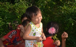 Ám ảnh với tiếng cười của 4 đứa trẻ mồ côi bên dòng sông Ba Chẽ