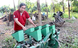 Tây Ninh: Kỹ sư làng sáng chế hàng loạt máy nông nghiệp khiến nông dân làm ruộng nhàn tênh