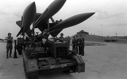 Tên lửa phòng không Mỹ vô dụng ra sao ở chiến trường Việt Nam?