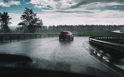 Những điều tất yếu phải biết khi lái xe dưới trời mưa