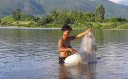 Vùng đất nông dân buông lưới, đặt lờ "rình" bắt những con cá quý hiếm mà thiên hạ tôn lên hàng cá đặc sản