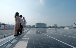 Khánh thành công trình điện mặt trời áp mái đầu tiên tại cảng hàng hóa sân bay Quốc tế Tân Sơn Nhất
