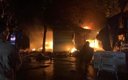 Yên Bái: Cháy chợ lúc rạng sáng, 5 gian hàng bị thiêu rụi