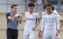 Nóng: HLV Kiatisak xử phũ với tuyển thủ U22 Việt Nam tại HAGL