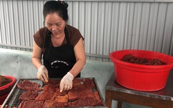 Gia Lai: Người đàn bà 24 năm "luyện" món đặc sản "thiếu mưa thừa nắng" trên vùng chảo lửa