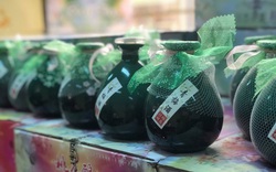 Lào Cai: Tạm giữ hơn 1000 lọ rượu trái cây nhập lậu
