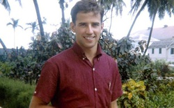 Ảnh Biden thời trẻ đẹp trai như tài tử điện ảnh khiến dân mạng "phát cuồng"