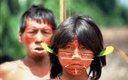 Bộ tộc sống biệt lập trong rừng sâu Amazon với những tập tục kỳ lạ, ghê rợn