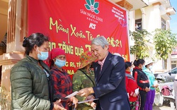 Kon Tum: Một doanh nghiệp trồng, kinh doanh sâm "Quốc bảo" tặng 125 con heo, 600 suất quà cho dân ở chân núi Ngọc Linh