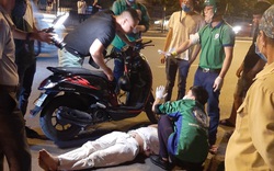Chuyện về đội cứu hộ giúp đỡ hàng nghìn người gặp nạn trên đường phố Hà Nội