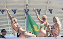 "Tiệc", bikini hai mảnh ngập tràn các bãi biển Australia trong ngày Quốc khánh