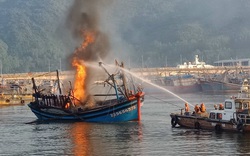 Đà Nẵng hỗ trợ các tàu Bình Định bị cháy ở Âu thuyền Thọ Quang mùng 3 Tết