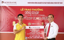 Khách hàng Phú Quốc trúng giải nhất chương trình khuyến mãi "Kích hoạt Agribank E-Mobile Banking – Lộc vàng trao tay"