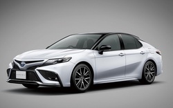 Toyota Camry 2021 ra mắt, giá từ 33.000 USD