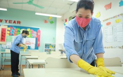 Trường học Hà Nội thần tốc tổng vệ sinh, phun khử trùng trước ngày đón học sinh trở lại 