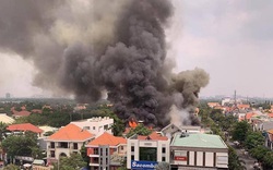 TP.HCM: Cửa hàng BBQ Pan-K Thảo Điền cháy dữ dội, cột khói cao hàng chục mét