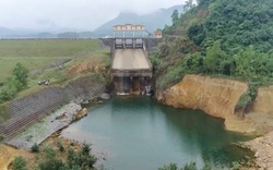 Quảng Bình: Một loạt hồ đập chứa hàng triệu mét khối nước đang xuống cấp nặng, sụt lún