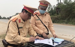 Sau phản ánh của Dân Việt: CSGT Quảng Bình ra quân xử lý mạnh tay với xe quá khổ, quá tải trên quốc lộ 12A