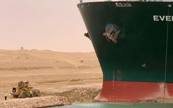 Sắp giải cứu xong siêu tàu Ever Given nhưng kênh đào Suez sẽ còn tắc nghẽn?