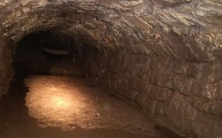 Di dời cột điện, người đàn ông phát hiện đường hầm bí ẩn từ thời trung cổ gây chấn động 