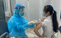 Thứ trưởng Bộ Y tế Trần Văn Thuấn: "Những người tiêm vắc xin Covid-19 đều vui vẻ, thoải mái"