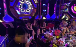 13 cô gái cùng nhóm thanh niên phê ma túy ở quán karaoke