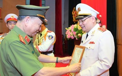 Chánh Văn phòng Bộ Công an được Chủ tịch nước thăng hàm Trung tướng