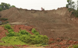 Yên Bái: Sạt đập hồ chứa thải, 3000m3 đất, cát tràn xuống ruộng