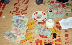 Quảng Trị: Cán bộ Thanh tra huyện đánh bạc cùng chủ doanh nghiệp và hai cán bộ khác