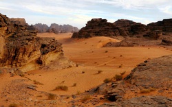 Bí ẩn 'rợn người' về pháo đài 'ma' tồn tại trên sa mạc cách đây 6000 năm
