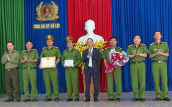 Chủ tịch tỉnh khen thưởng Công an TP.Đà Lạt bắt nhóm "nữ quái" móc túi du khách