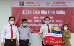 Agribank tỉnh Đắk Lắk trao tặng nhà tình nghĩa cho hộ nghèo 
