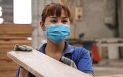 Hà Nội: Hàng loạt nhà máy hoạt động trở lại, công nhân vui mừng khôn xiết